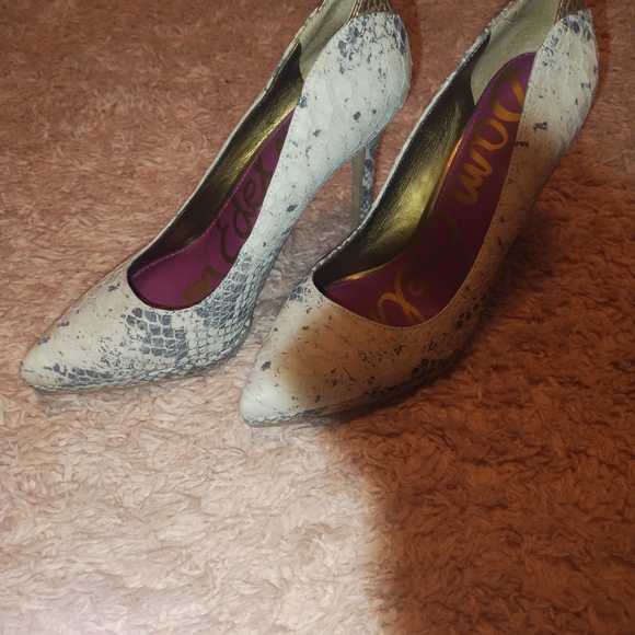 Sam Edelman Cream Snake-Print Pointed Toe Pumps with Purple Insole - Picture 2 of 2